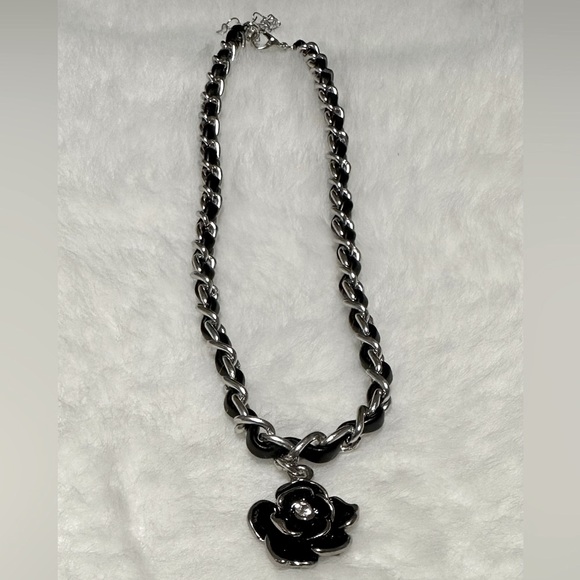 Black Camellia Flower Women's Necklace Choker - Picture 3 of 11